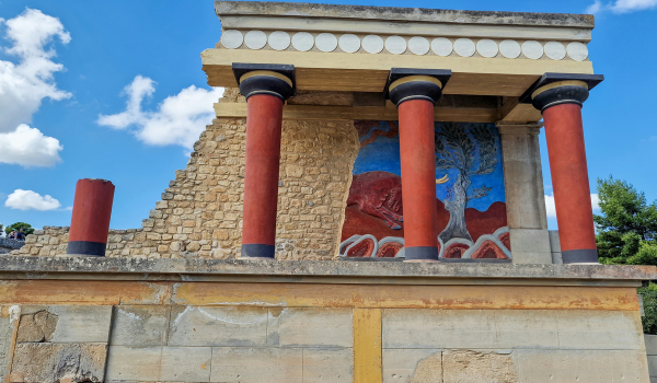 Explore Heraklion and Knossos