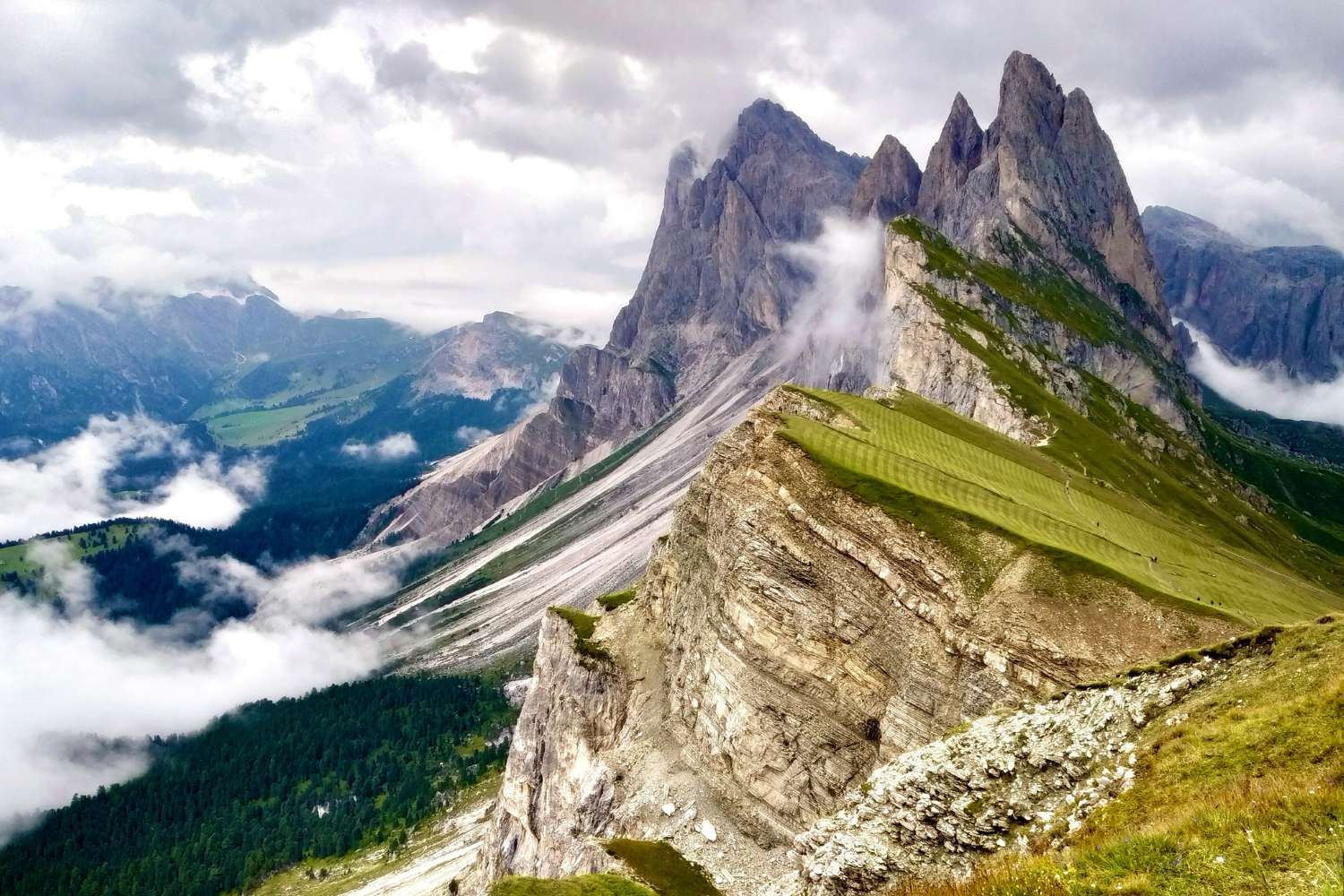 Wellness and Exploration in the Dolomites